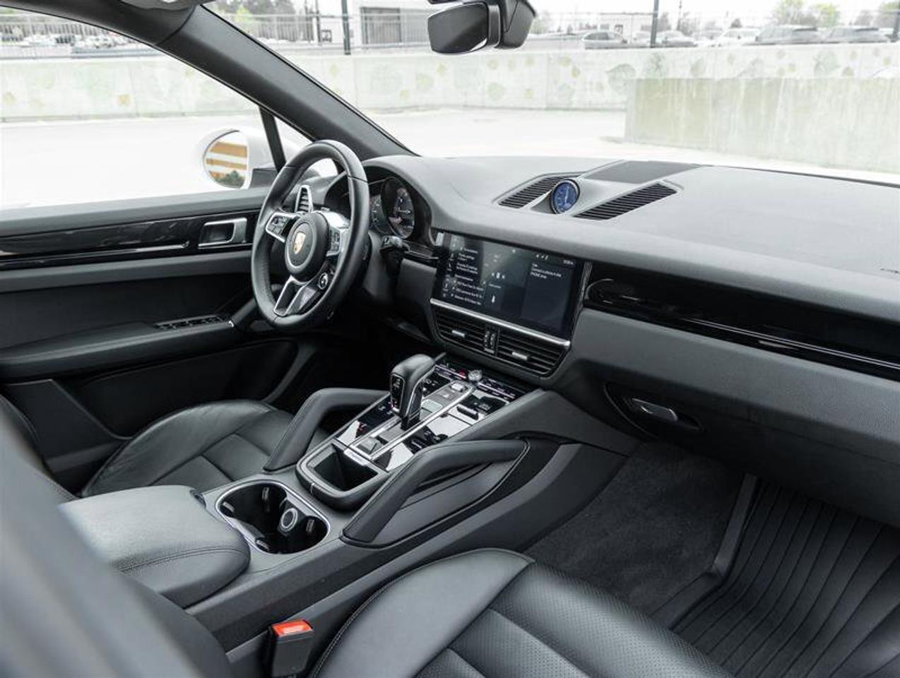 2019 Porsche Cayenne E-Hybrid AWD Existing Warranty Until Nov 2026 Lane Photo