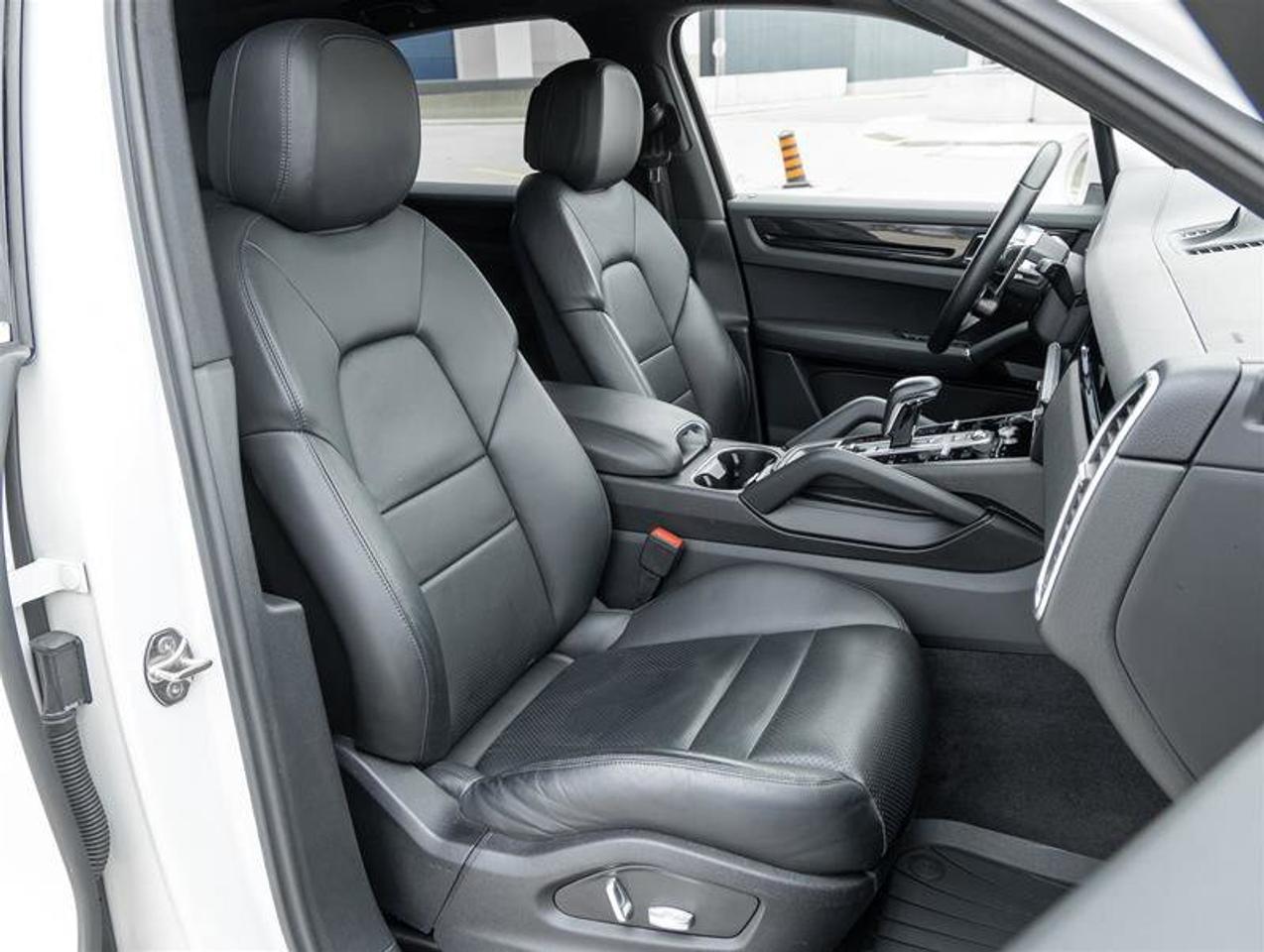 2019 Porsche Cayenne E-Hybrid AWD Existing Warranty Until Nov 2026 Lane Photo