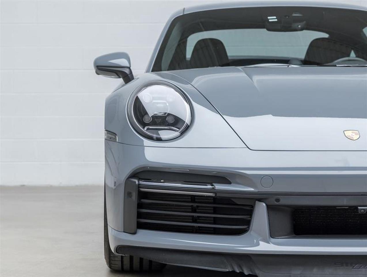 2023 Porsche 911  Photo3