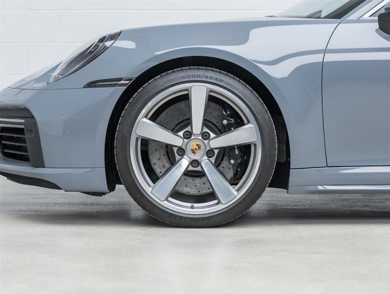 2023 Porsche 911  Photo