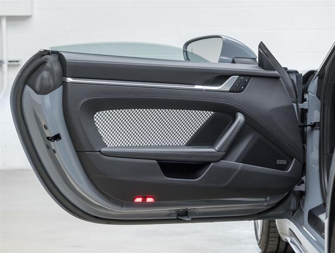 2023 Porsche 911  Photo