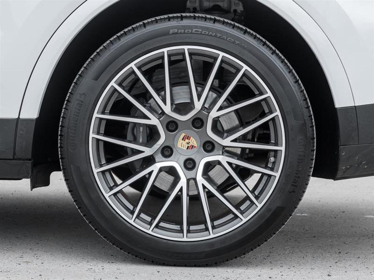 2022 Porsche Cayenne AWD Premium Plus Pkg Assistance Pkg 21 RS Spyder D Photo