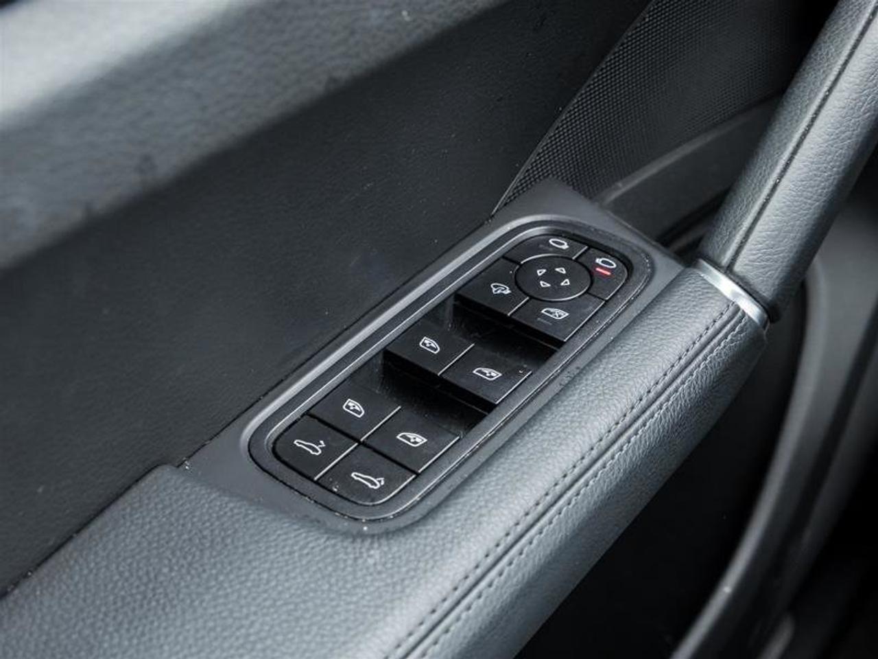 2022 Porsche Cayenne AWD Premium Plus Pkg Assistance Pkg 21 RS Spyder D Photo