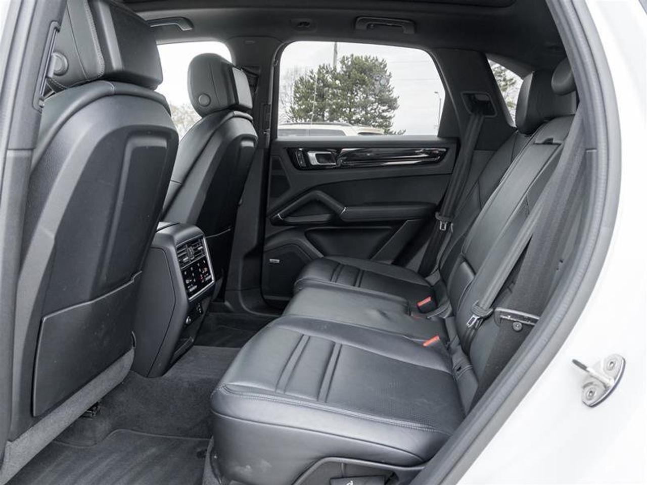 2022 Porsche Cayenne AWD Premium Plus Pkg Assistance Pkg 21 RS Spyder D Photo