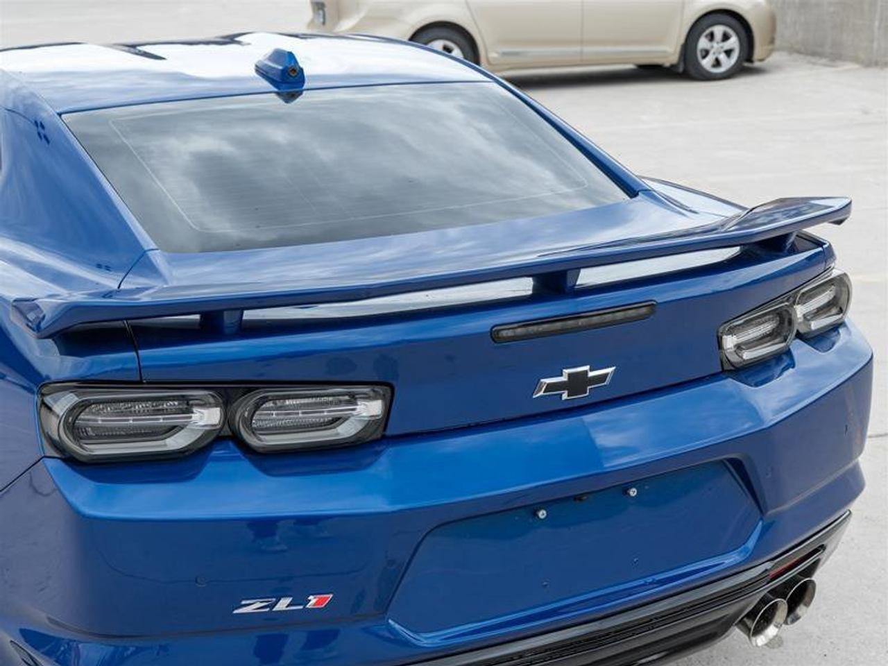 2022 Chevrolet Camaro ZL1 Interior Trim in Carbon Fibre Apple CarPlay Pe Photo