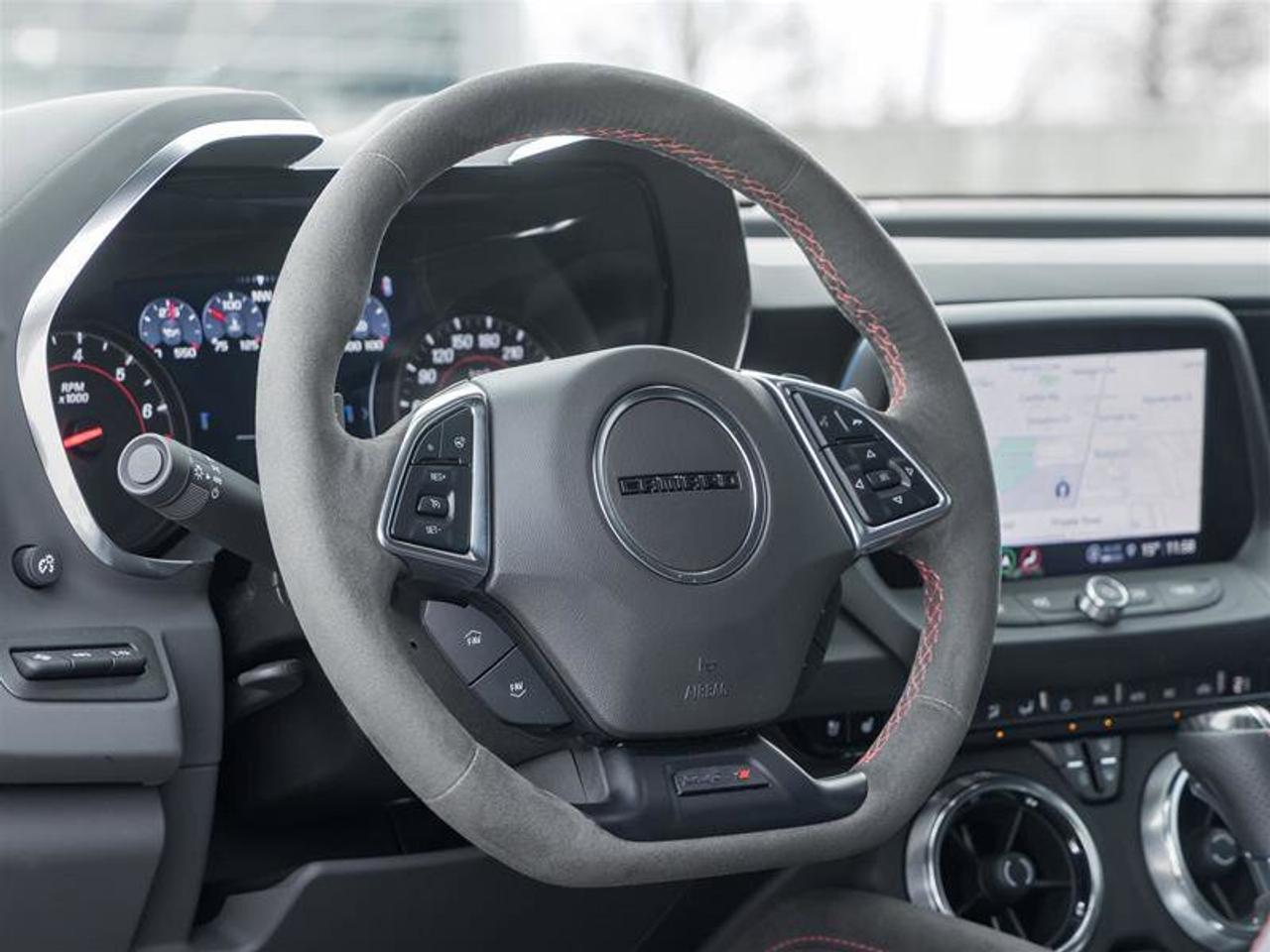 2022 Chevrolet Camaro ZL1 Interior Trim in Carbon Fibre Apple CarPlay Pe Photo