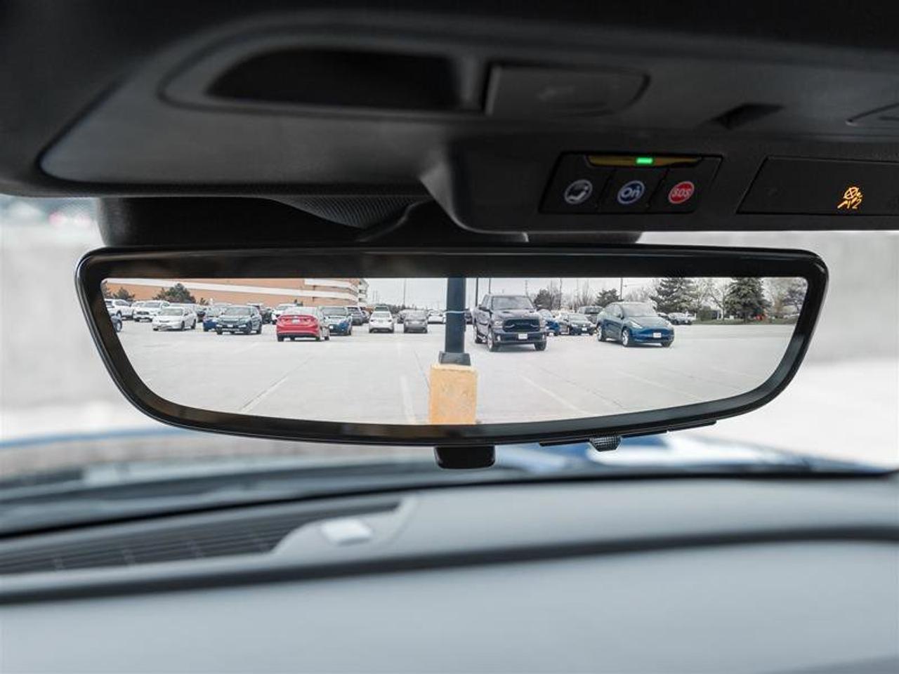 2022 Chevrolet Camaro ZL1 Interior Trim in Carbon Fibre Apple CarPlay Pe Photo
