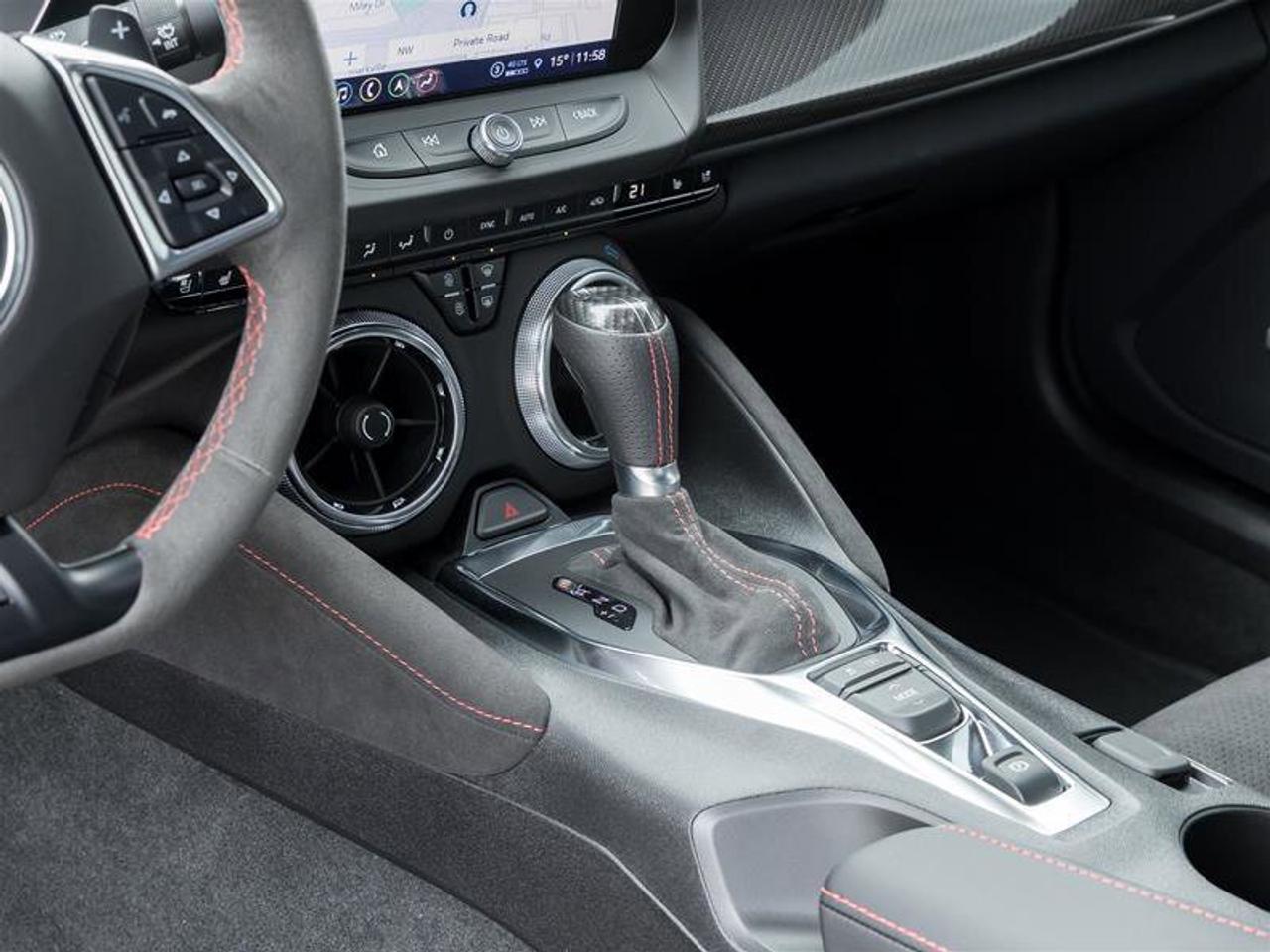 2022 Chevrolet Camaro ZL1 Interior Trim in Carbon Fibre Apple CarPlay Pe Photo