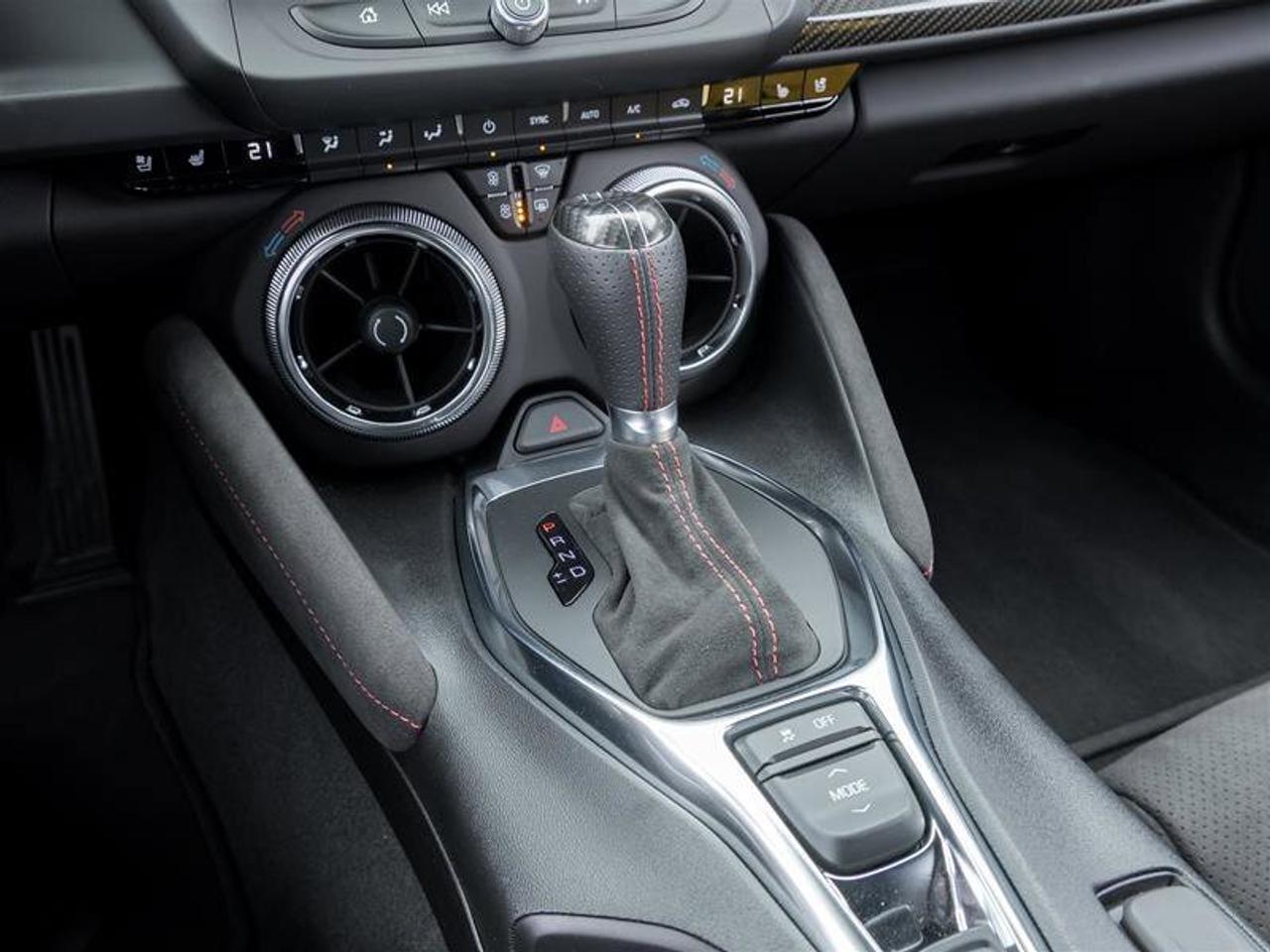 2022 Chevrolet Camaro ZL1 Interior Trim in Carbon Fibre Apple CarPlay Pe Photo