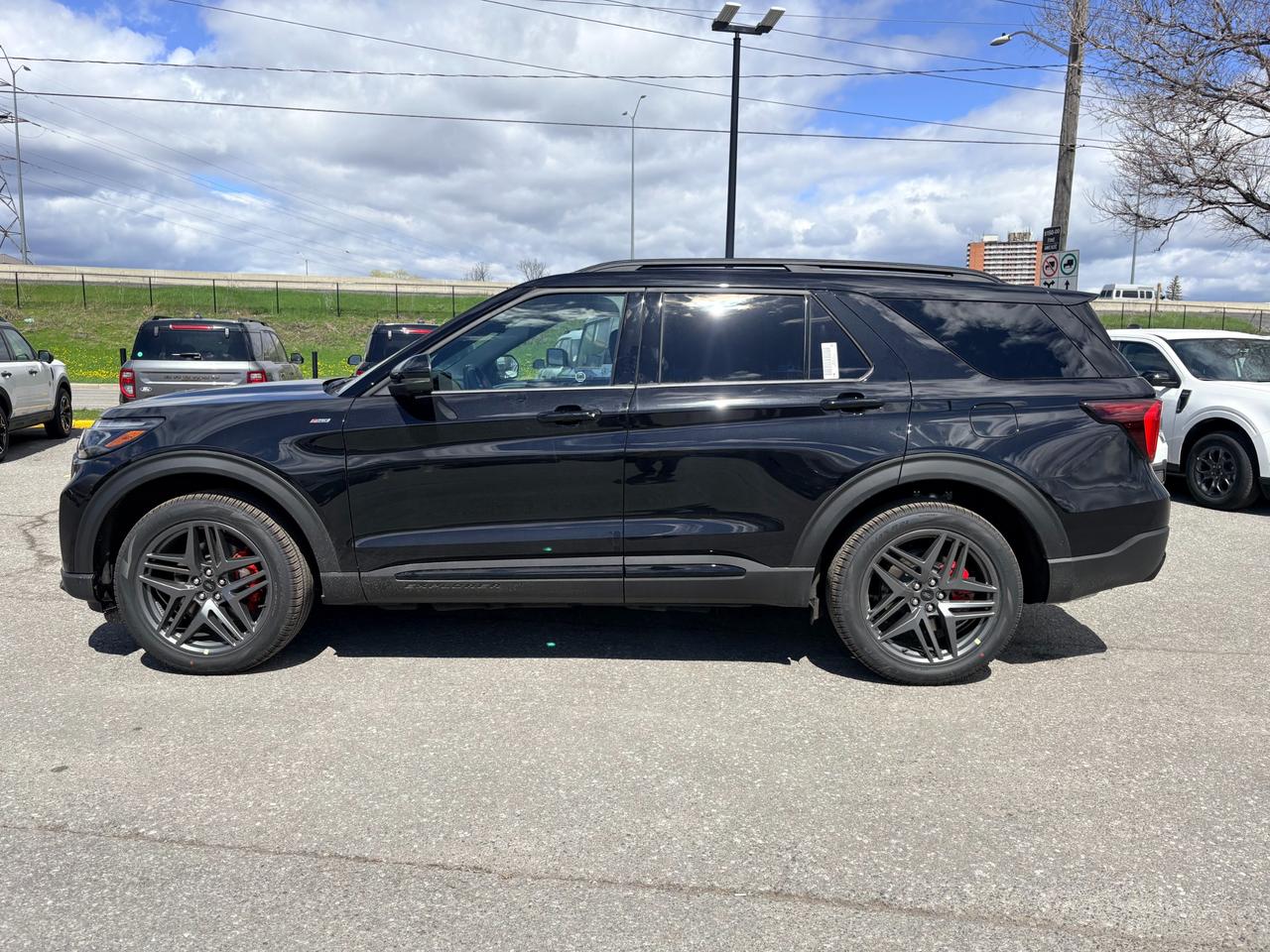 2026 Ford Explorer ST-Line 4dr 4x4 Photo2