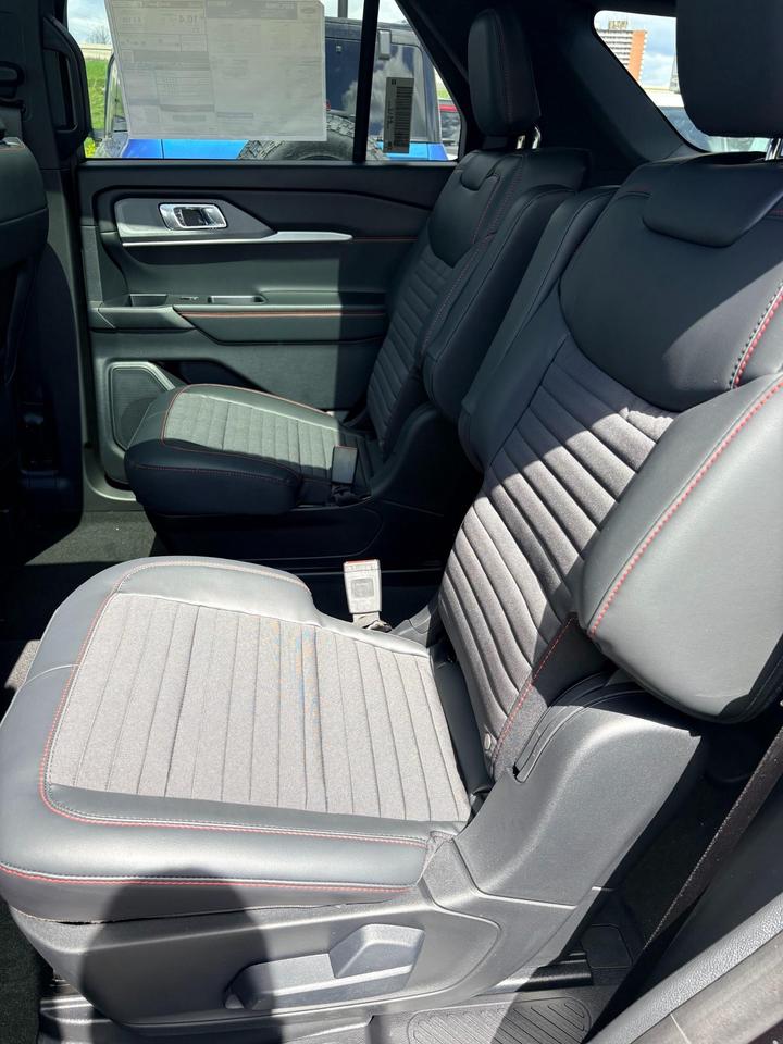 2026 Ford Explorer ST-Line 4dr 4x4 Photo