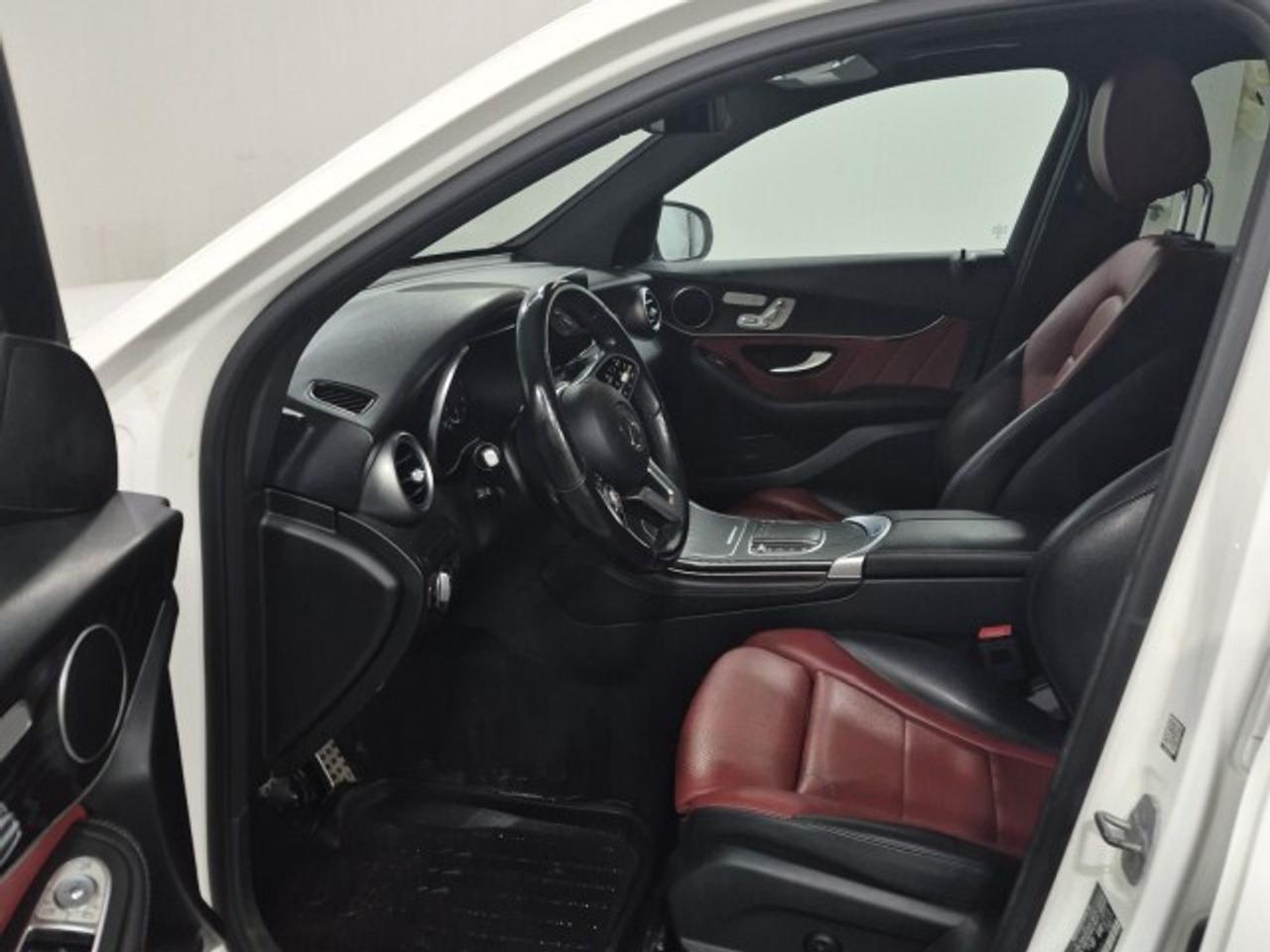 2020 Mercedes-Benz GLC GLC 300 4MATIC SUV Photo2