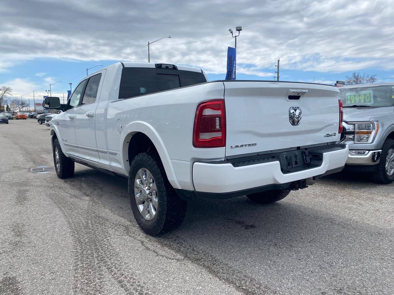 2022 RAM 3500 Limited 6.7L ~Nav ~Cam ~Bluetooth ~Leather ~Roof Photo