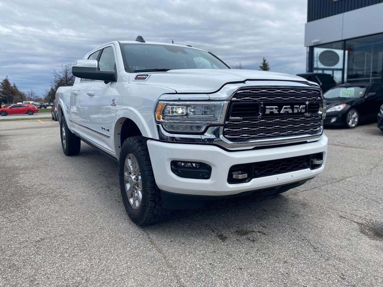 2022 RAM 3500 Limited 6.7L ~Nav ~Cam ~Bluetooth ~Leather ~Roof Photo4