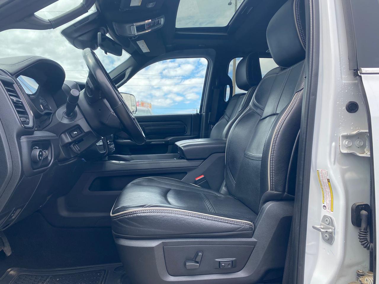 2022 RAM 3500 Limited 6.7L ~Nav ~Cam ~Bluetooth ~Leather ~Roof Photo