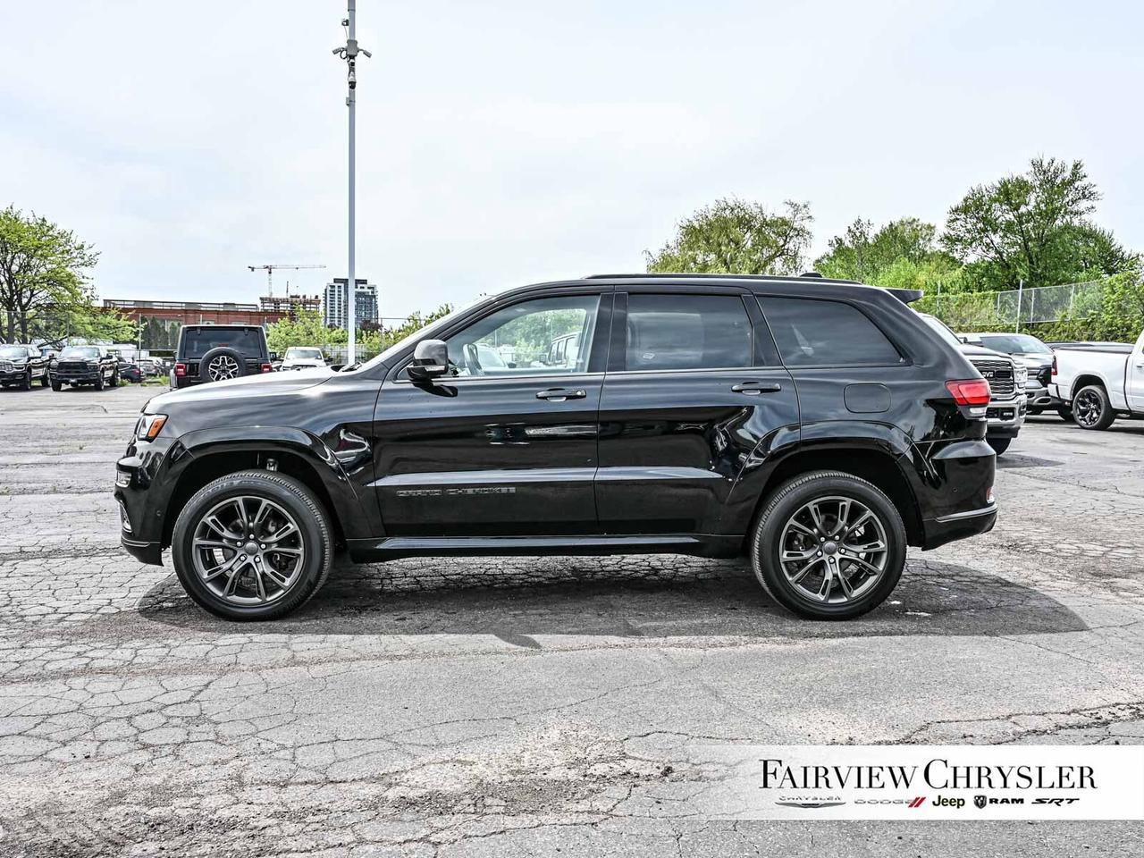 2020 Jeep Grand Cherokee Overland PANO ROOF   LEATHER   BLIND SPOT   HARMAN Photo2