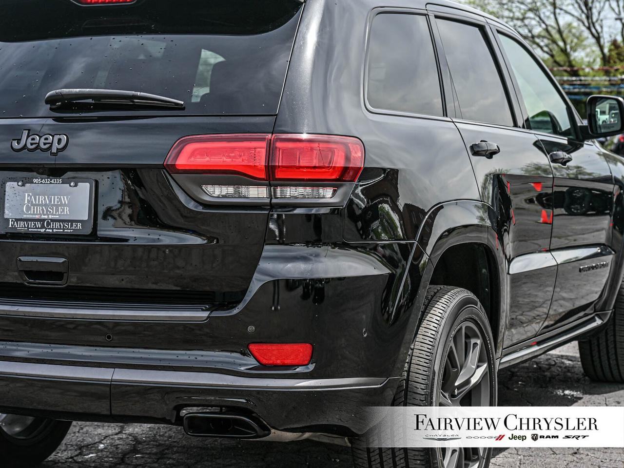 2020 Jeep Grand Cherokee Overland PANO ROOF   LEATHER   BLIND SPOT   HARMAN Photo