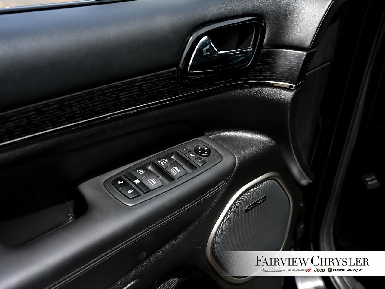 2020 Jeep Grand Cherokee Overland PANO ROOF   LEATHER   BLIND SPOT   HARMAN Photo