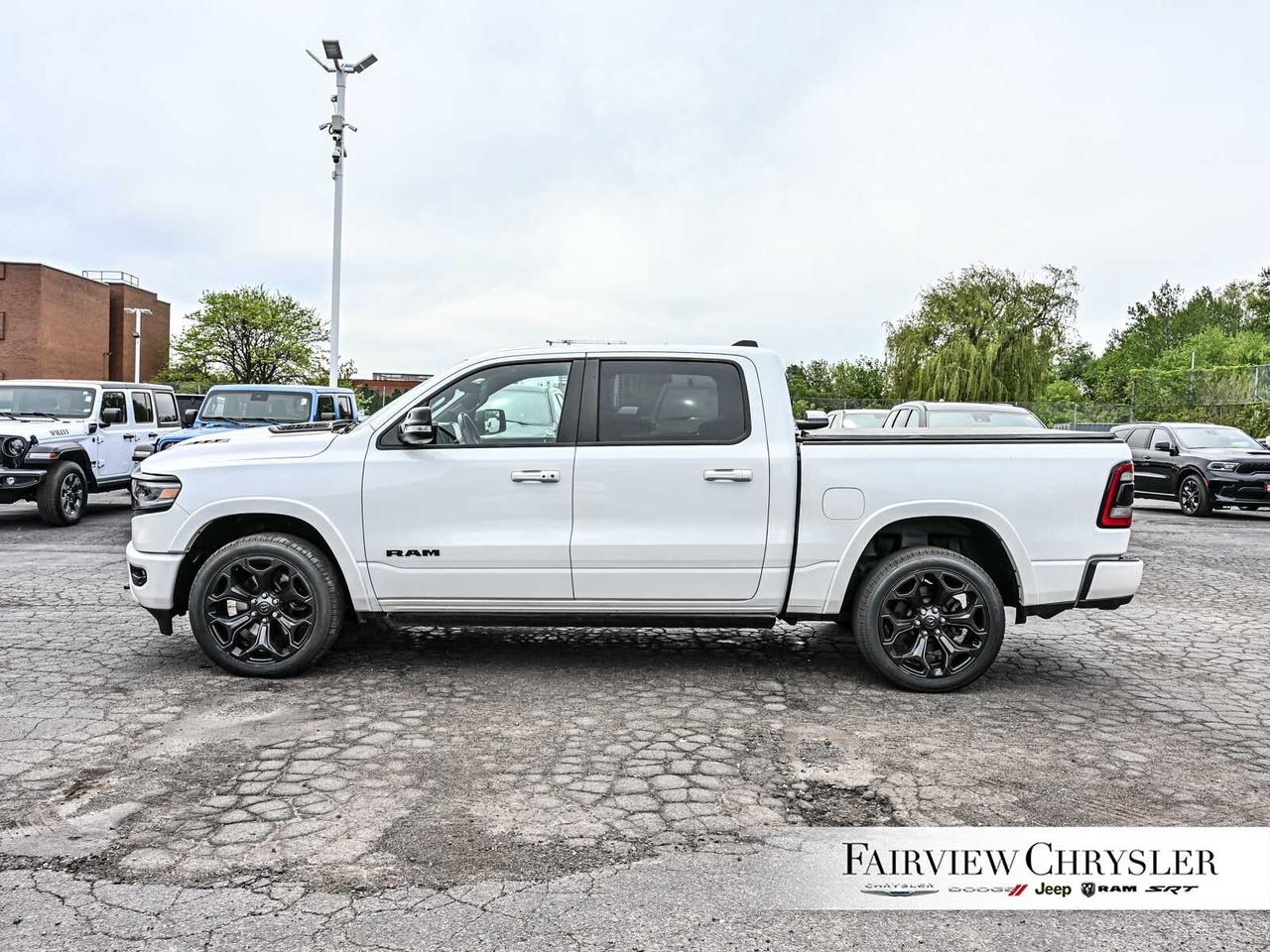 2022 RAM 1500 Limited PANO ROOF   NIGHT EDITION   LEATHER   MULT Photo