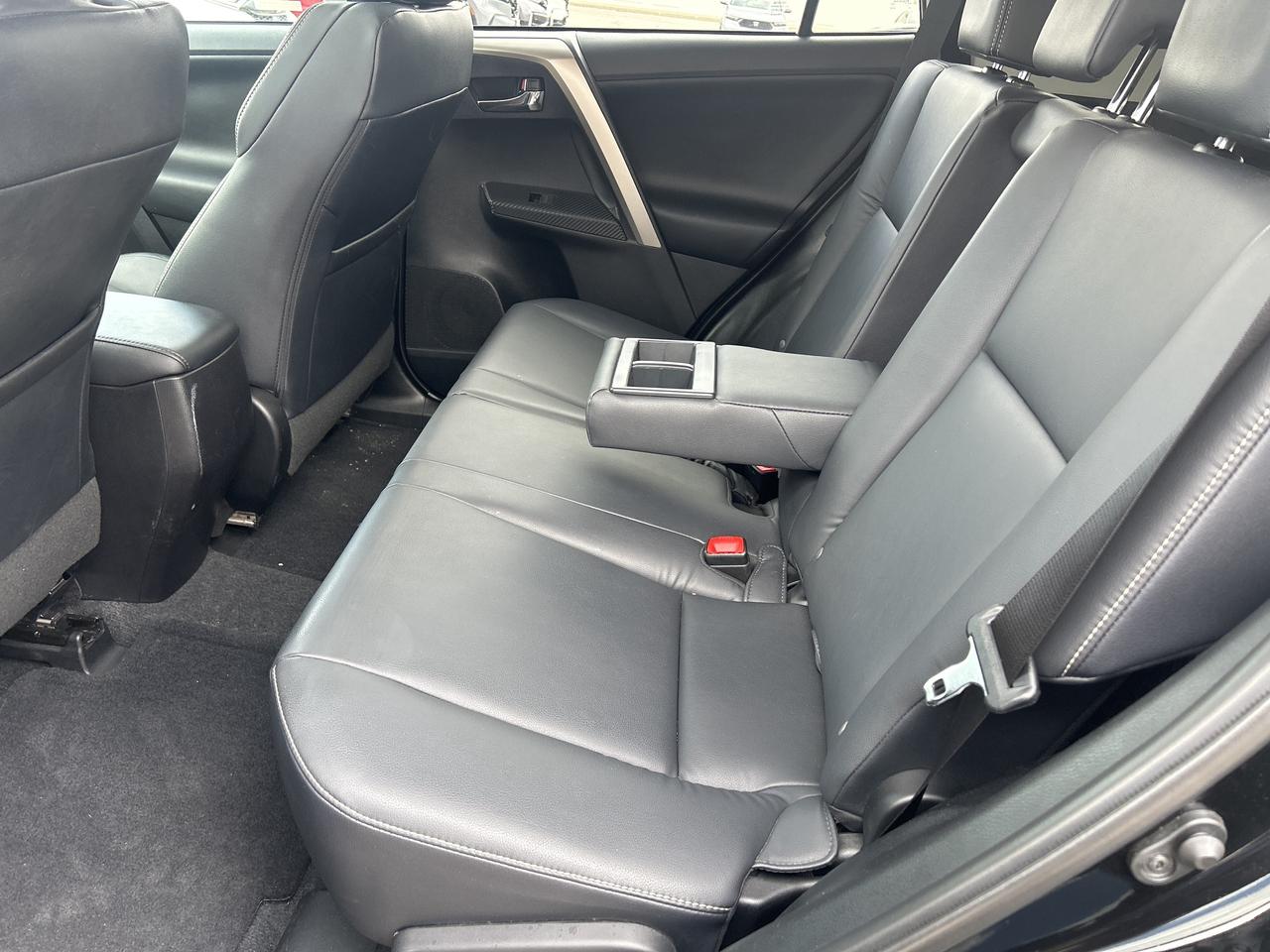 2015 Toyota RAV4 Prime  Photo