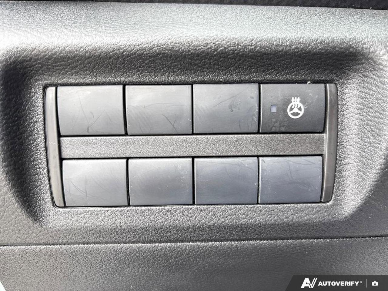 2024 Nissan Kicks SV   Apple Car Play   Android Auto   Heated Seats Photo