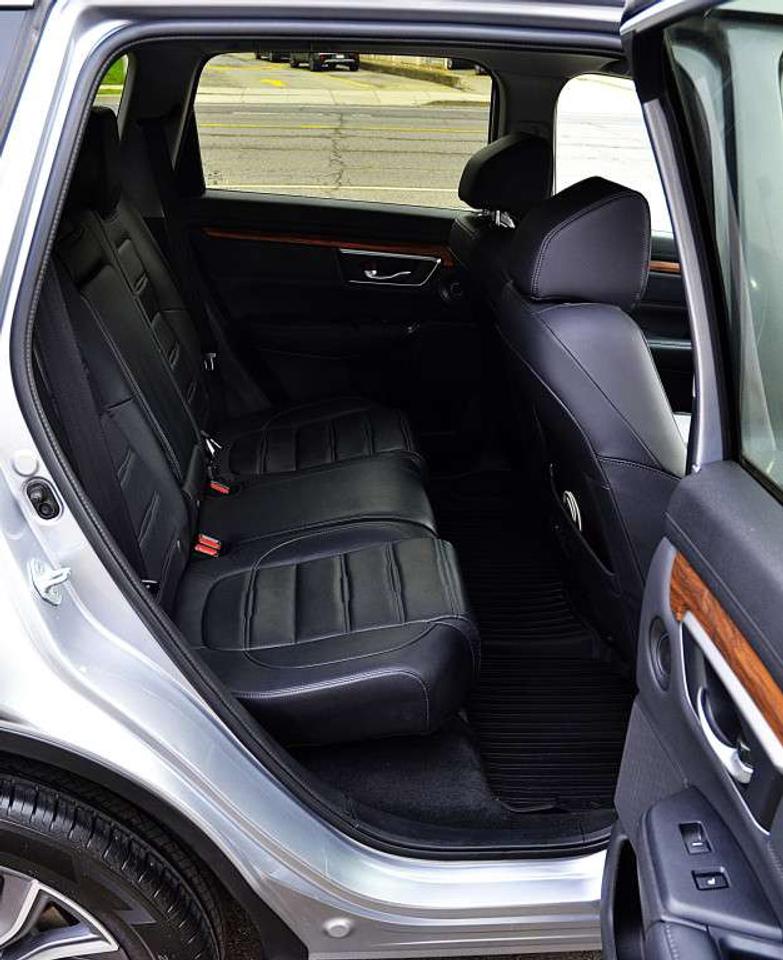 2022 Honda CR-V Touring 4dr All-Wheel Drive CVT Photo