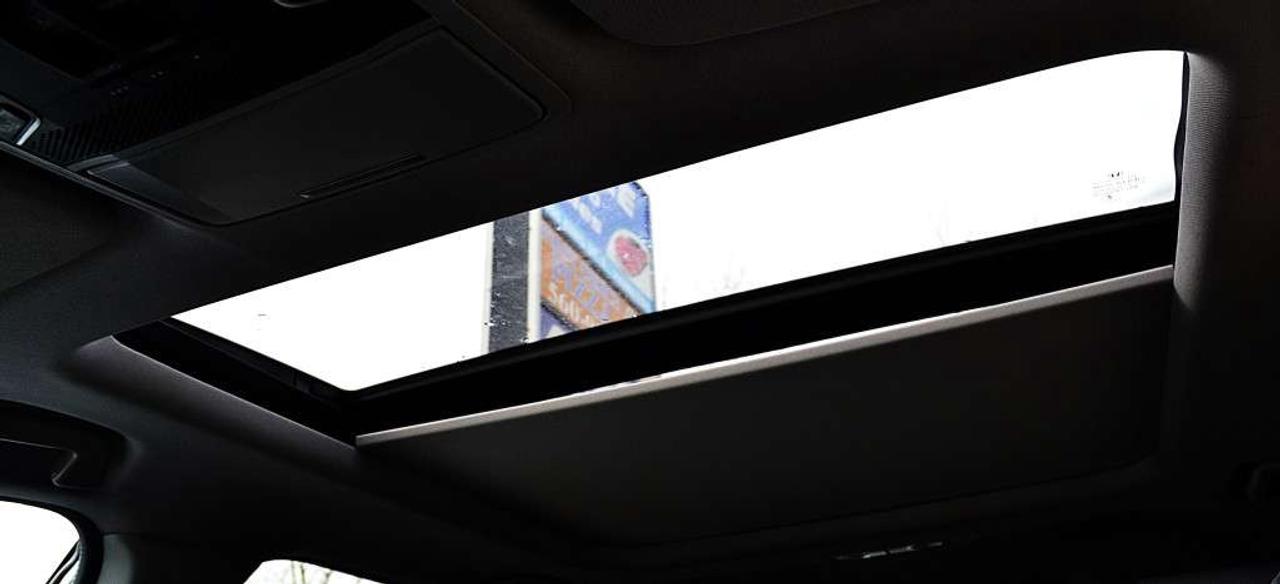 2022 Honda CR-V Touring 4dr All-Wheel Drive CVT Photo