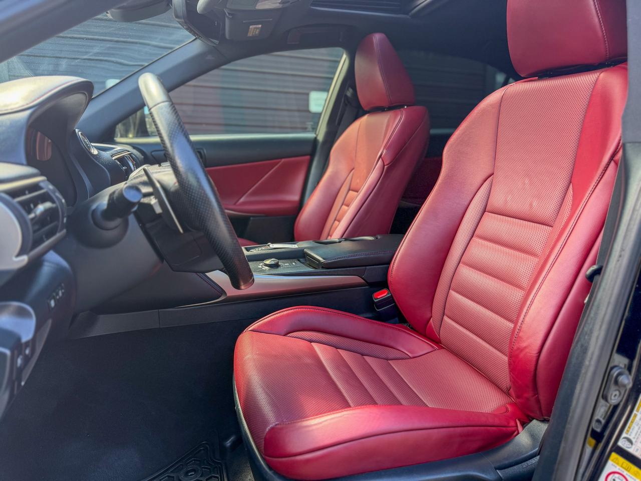 2018 Lexus IS IS 300/F-sport/AWD/ROOF/CAMERA/RED LEATHER/LOW KM Photo