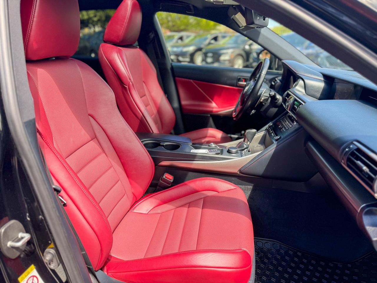 2018 Lexus IS IS 300/F-sport/AWD/ROOF/CAMERA/RED LEATHER/LOW KM Photo