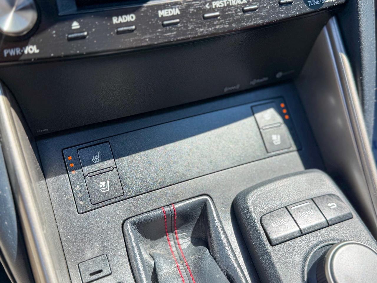 2018 Lexus IS IS 300/F-sport/AWD/ROOF/CAMERA/RED LEATHER/LOW KM Photo