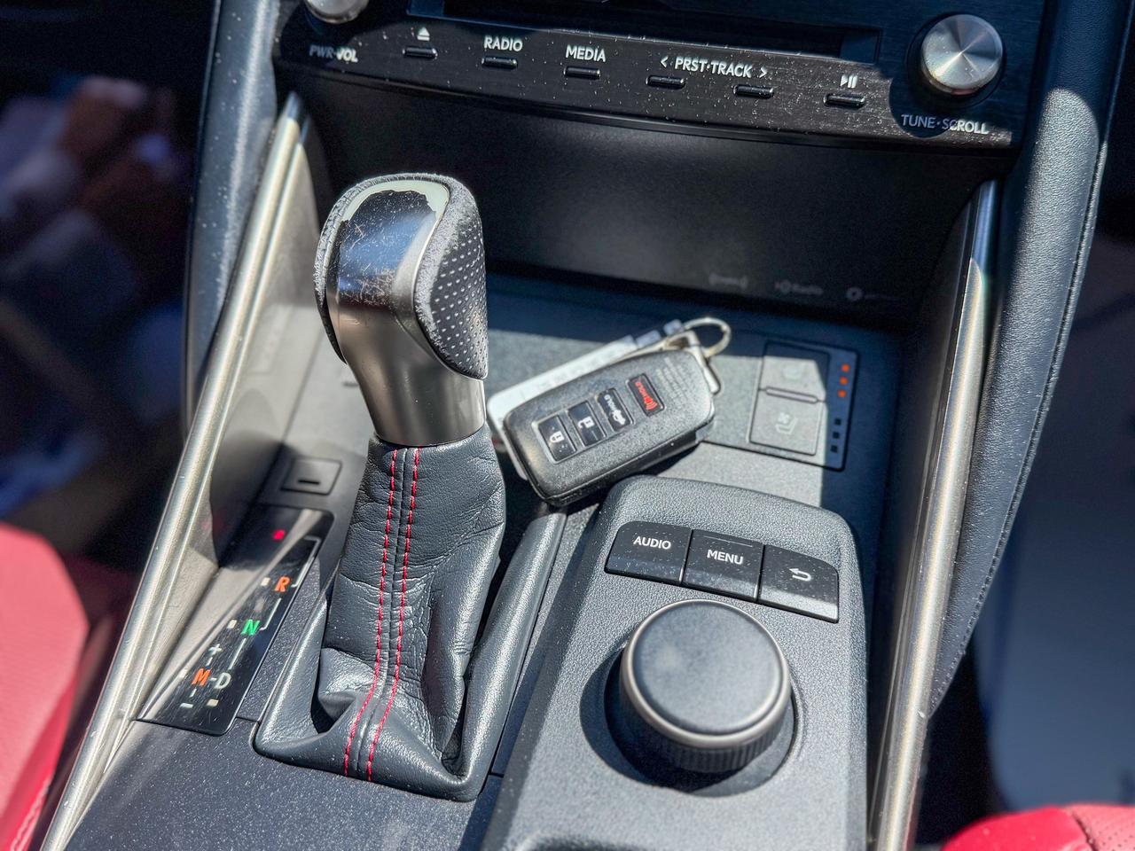 2018 Lexus IS IS 300/F-sport/AWD/ROOF/CAMERA/RED LEATHER/LOW KM Photo