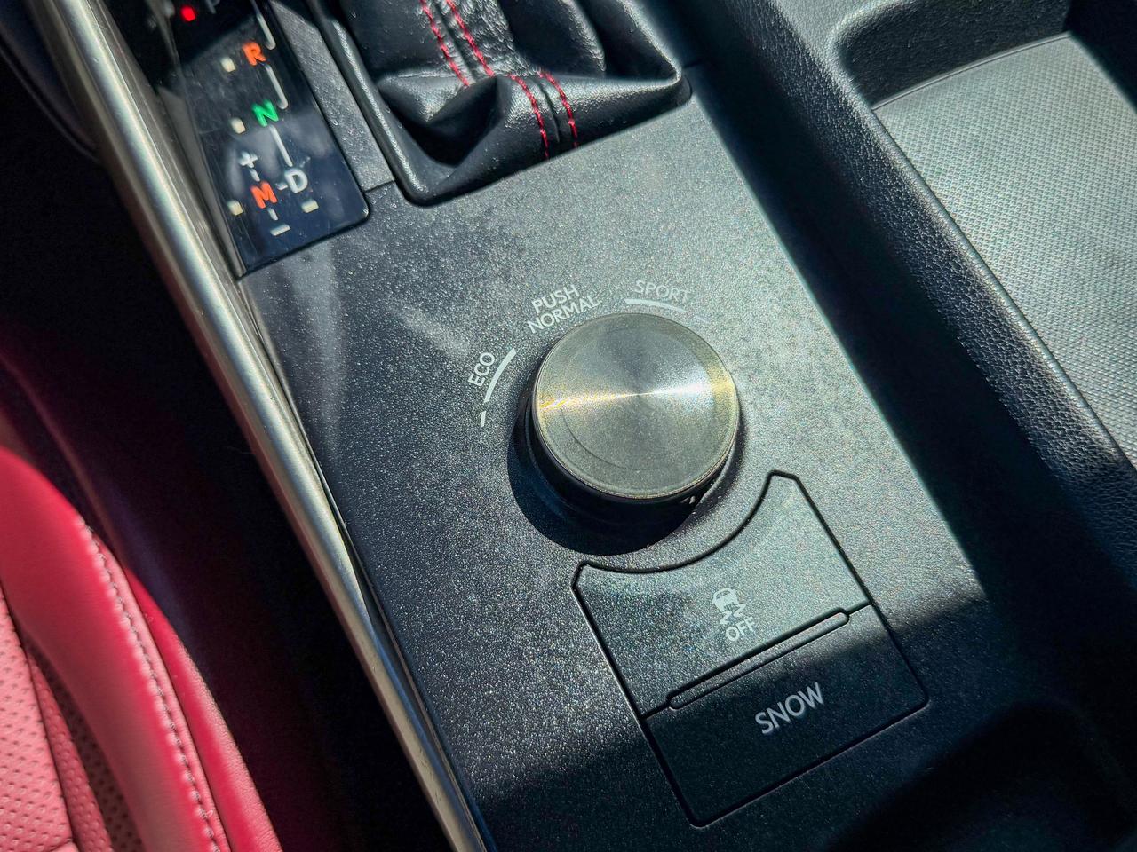 2018 Lexus IS IS 300/F-sport/AWD/ROOF/CAMERA/RED LEATHER/LOW KM Photo