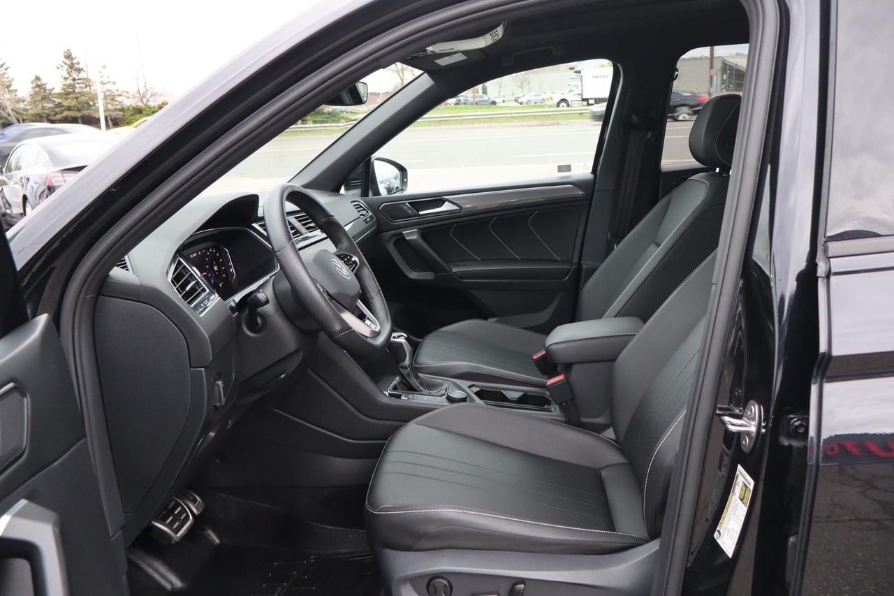 2022 Volkswagen Tiguan Comfortline R-Line Black Edition 4MOTION   No Acci Photo