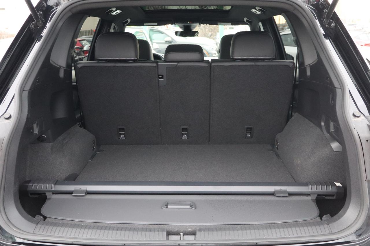 2022 Volkswagen Tiguan Comfortline R-Line Black Edition 4MOTION   No Acci Photo