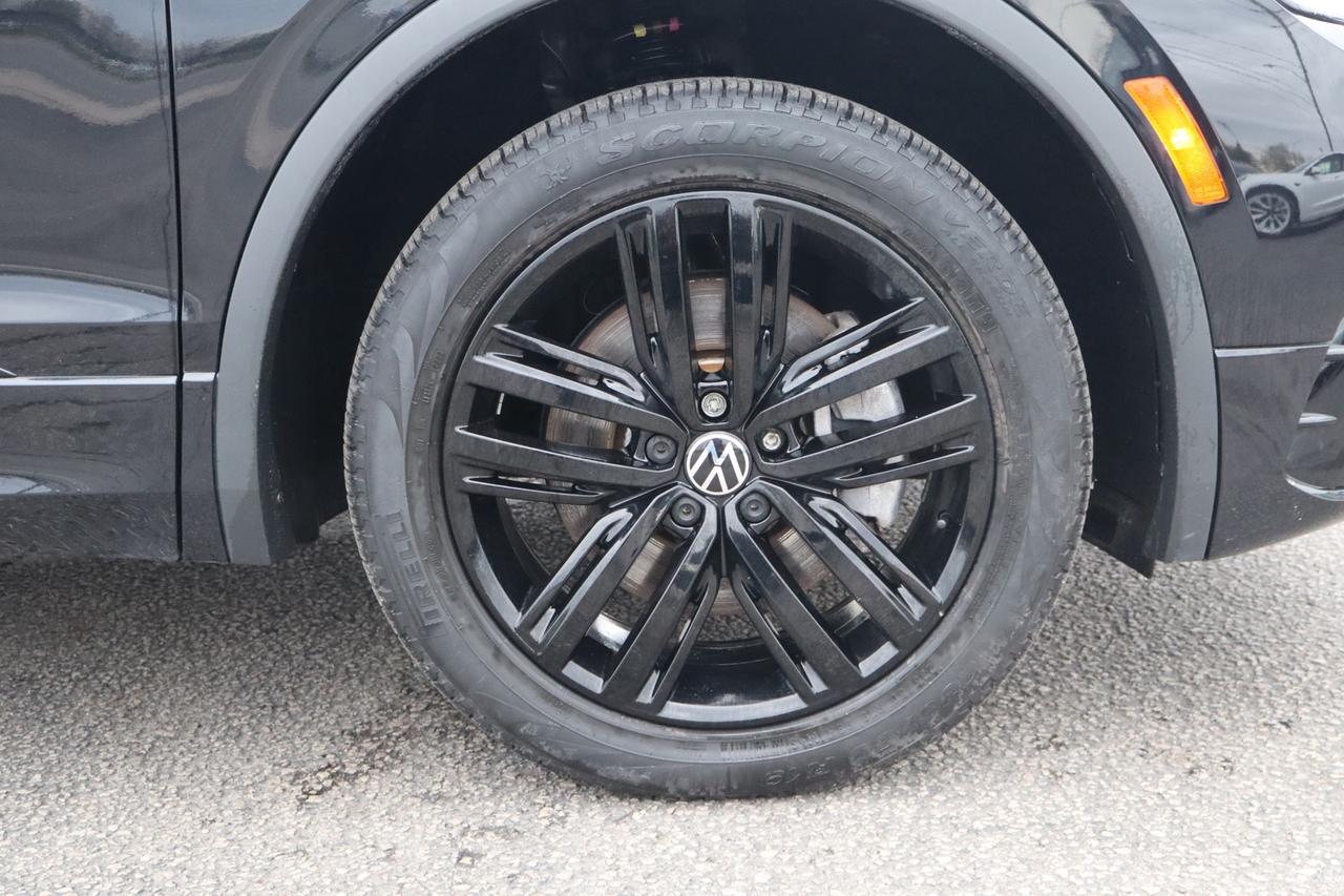 2022 Volkswagen Tiguan Comfortline R-Line Black Edition 4MOTION   No Acci Photo
