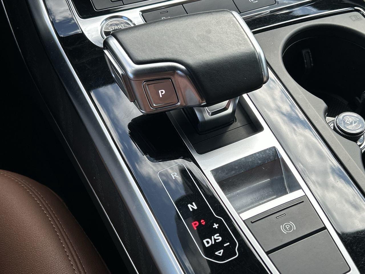 2021 Audi Q7 55 3.0T Komfort   Trailer Hitch Photo