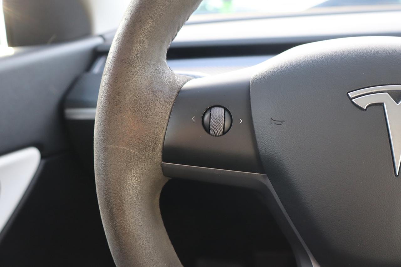 2021 Tesla Model Y Performance   Dual Motor   No Accident   White Int Photo