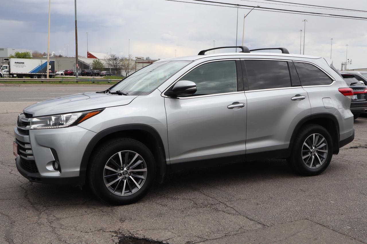 2019 Toyota Highlander XLE AWD V6   No Accident   Clean Carfax Photo