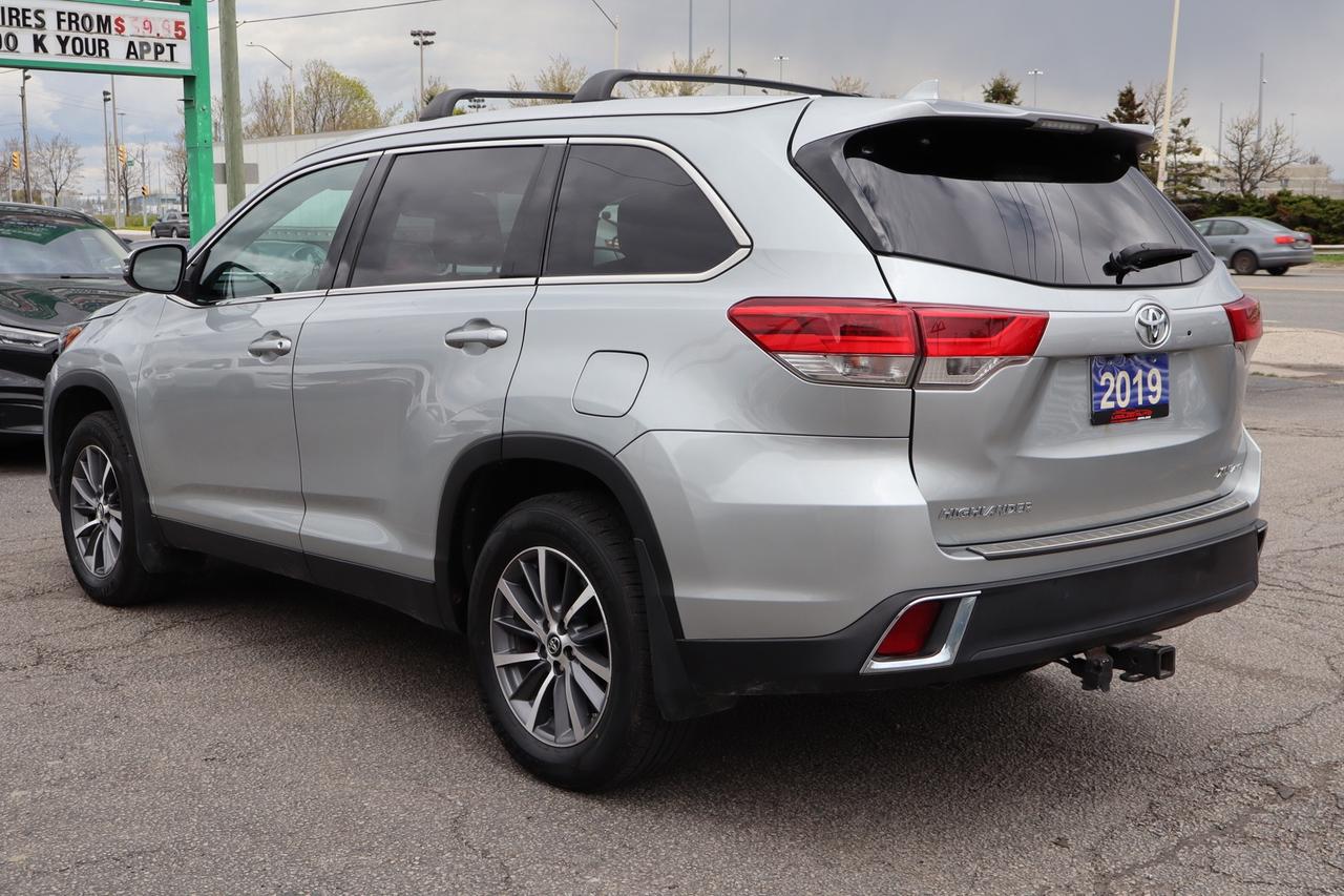 2019 Toyota Highlander XLE AWD V6   No Accident   Clean Carfax Photo