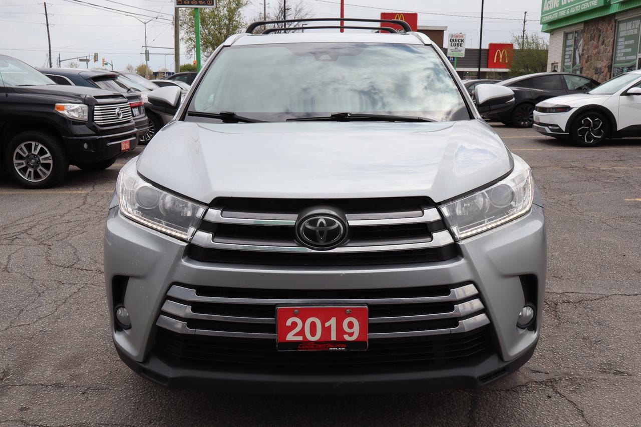 2019 Toyota Highlander XLE AWD V6   No Accident   Clean Carfax Photo