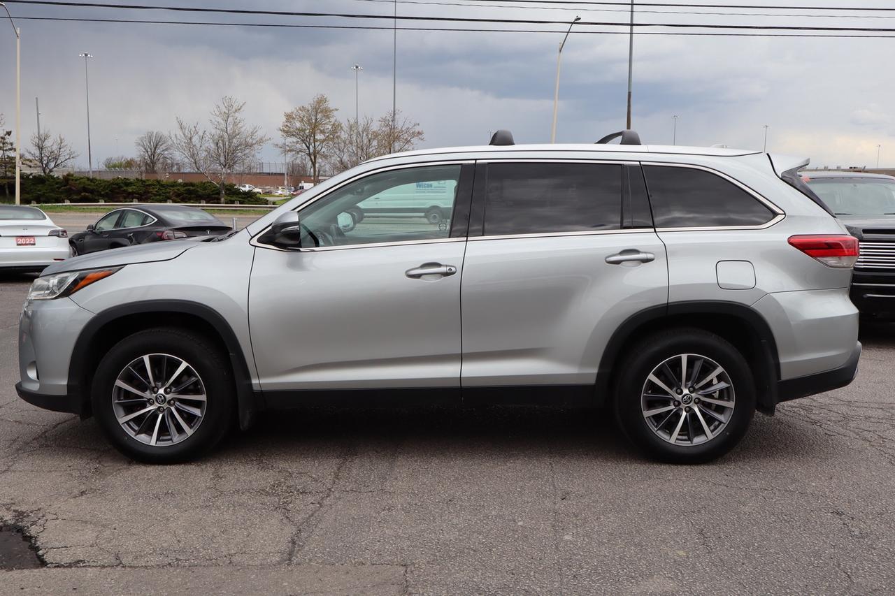 2019 Toyota Highlander XLE AWD V6   No Accident   Clean Carfax Photo3