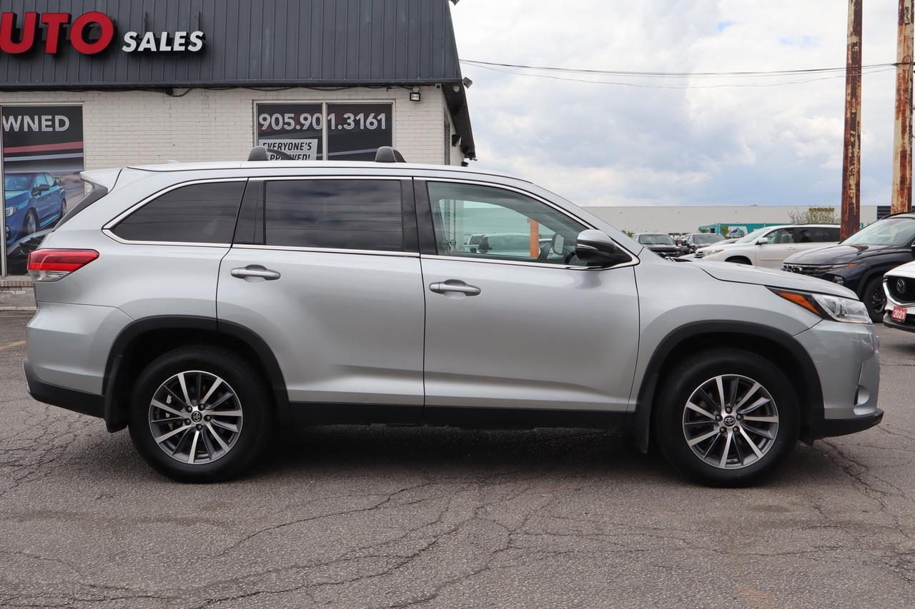 2019 Toyota Highlander XLE AWD V6   No Accident   Clean Carfax Photo