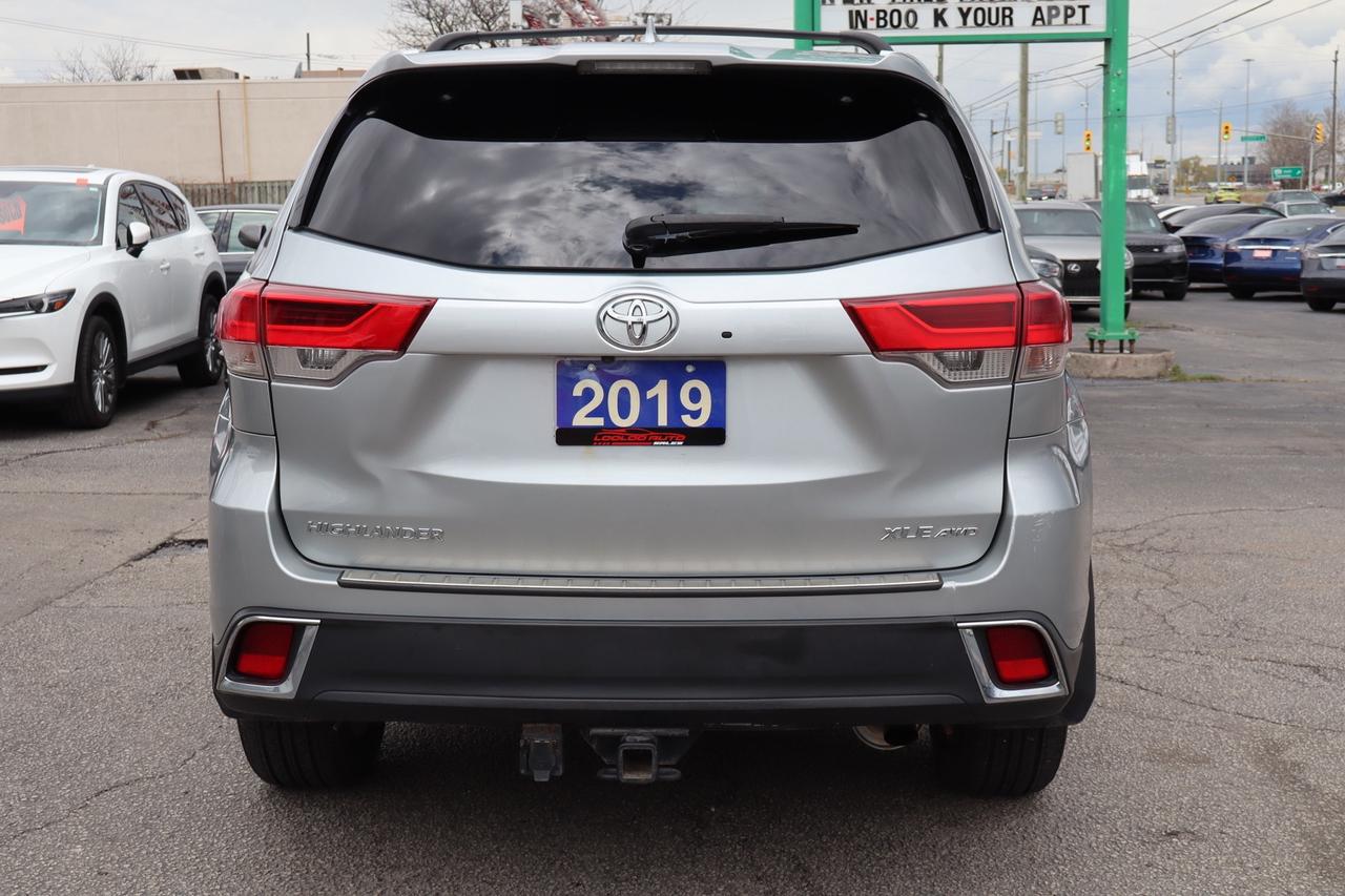 2019 Toyota Highlander XLE AWD V6   No Accident   Clean Carfax Photo