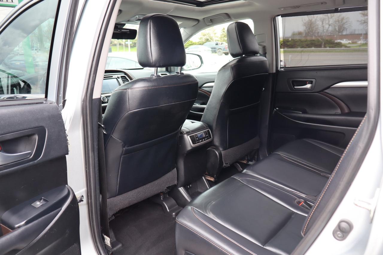 2019 Toyota Highlander XLE AWD V6   No Accident   Clean Carfax Photo