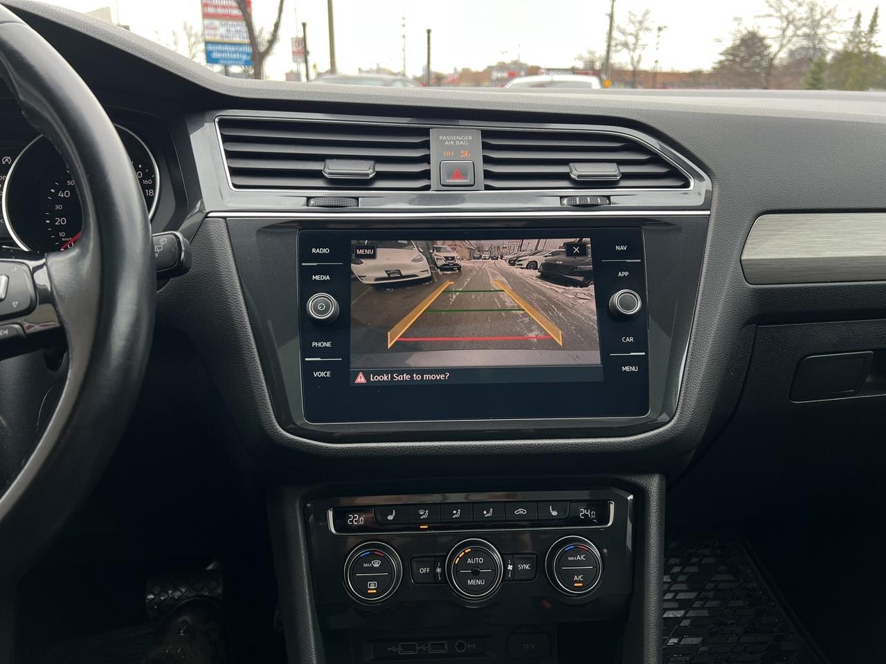 2018 Volkswagen Tiguan SEL 4MOTION    Navi   Pano Roof   Htd Seats Photo