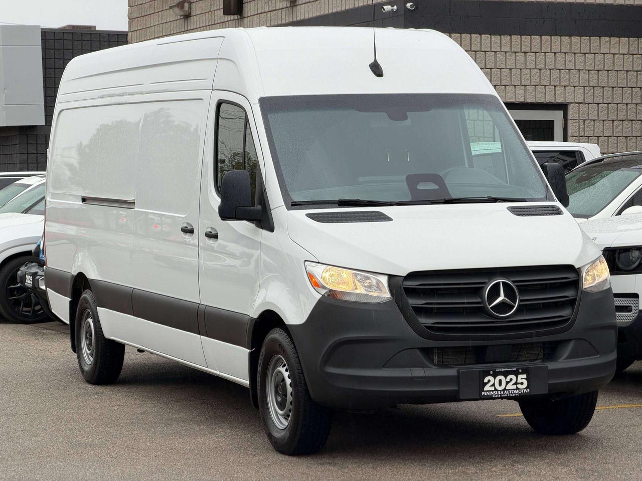 2025 Mercedes-Benz Sprinter ACCIDENT FREE, HIGH ROOF, 170 DIESEL,HEATED SEAT Photo