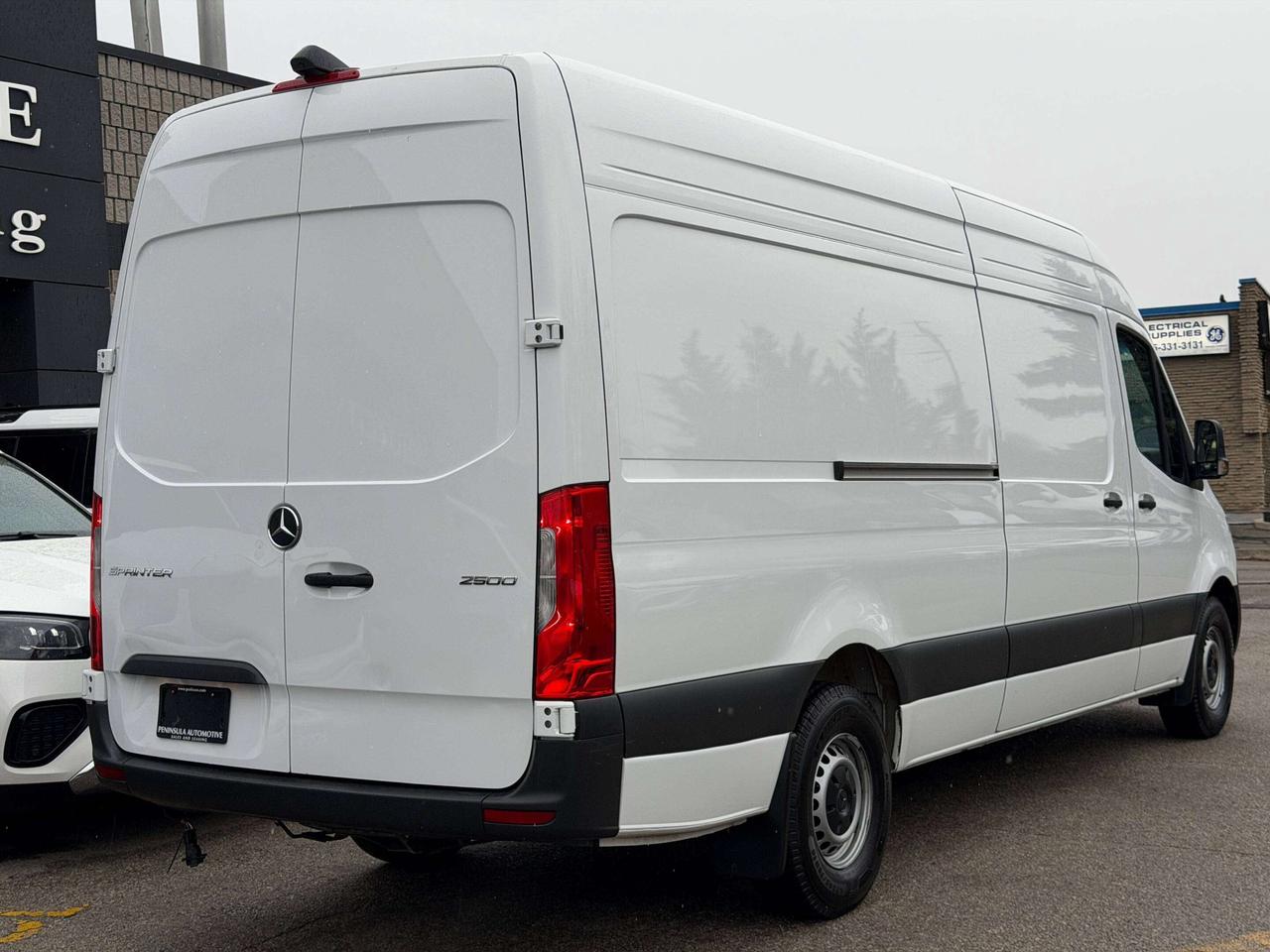 2025 Mercedes-Benz Sprinter ACCIDENT FREE, HIGH ROOF, 170 DIESEL,HEATED SEAT Photo