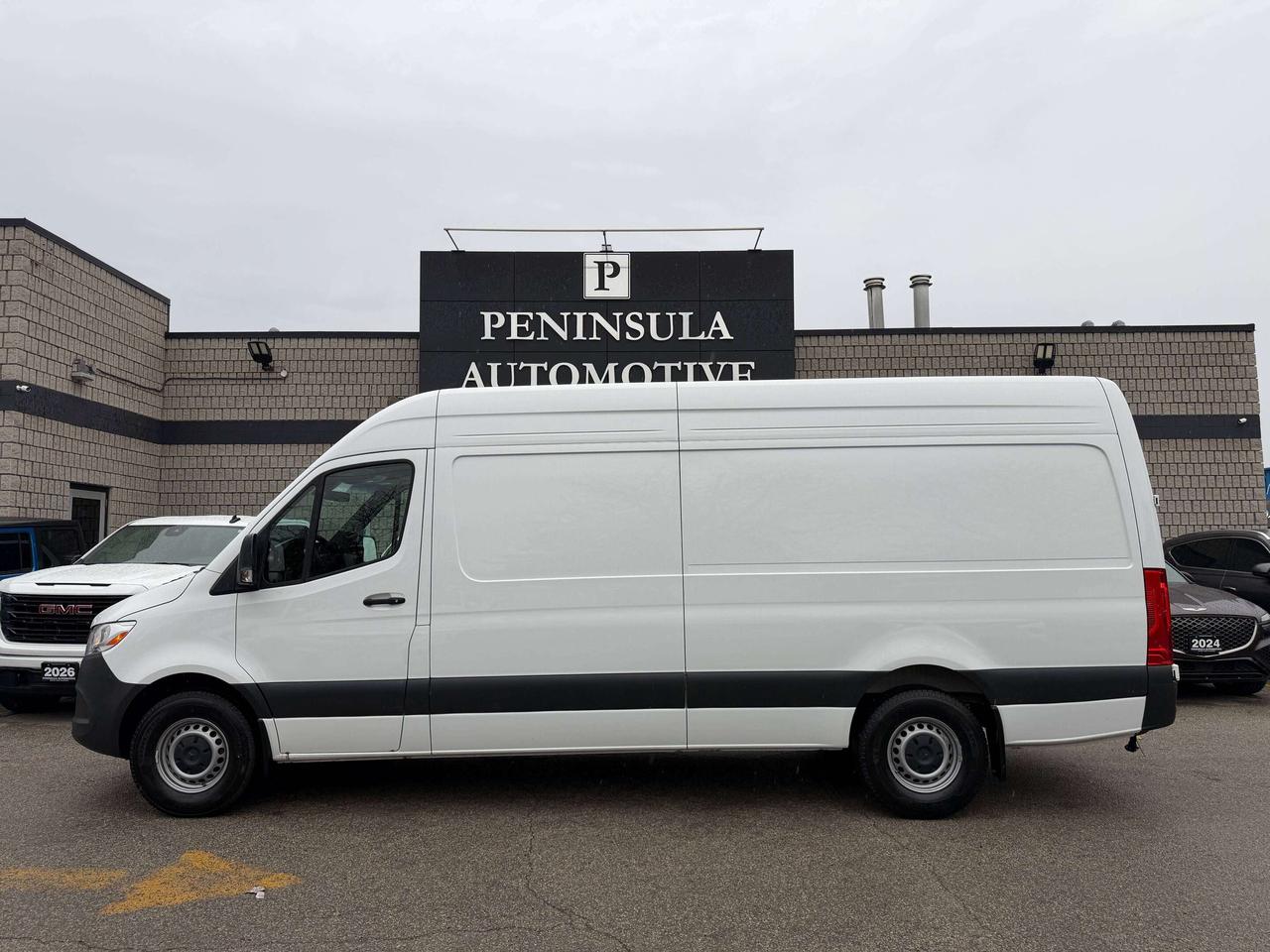 2025 Mercedes-Benz Sprinter ACCIDENT FREE, HIGH ROOF, 170 DIESEL,HEATED SEAT Photo