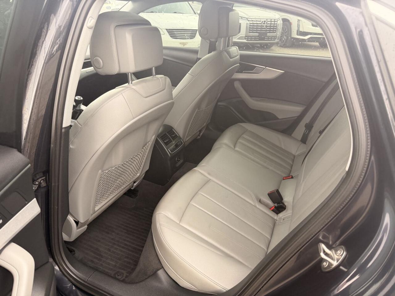 2018 Audi A4 Progressiv Manual  NAV LEATHER SUNROOF HTD SEATS & Photo