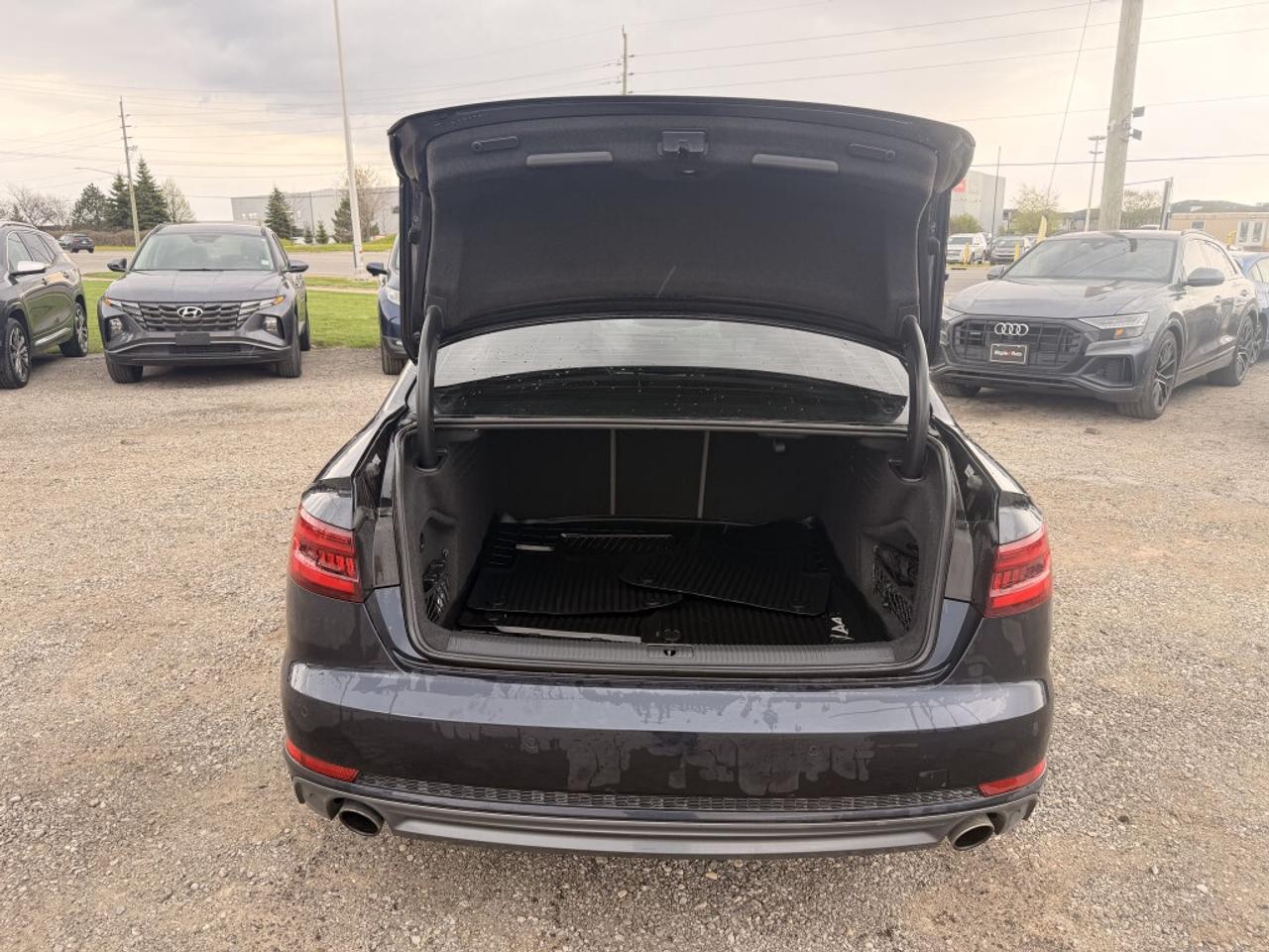 2018 Audi A4 Progressiv Manual  NAV LEATHER SUNROOF HTD SEATS & Photo